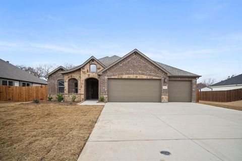 Photo of 618 Kyle Drive, Tioga, TX 76271 (MLS # 21139400)