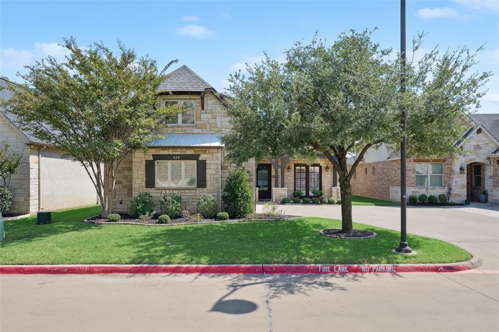 828 Waterpoint Court W