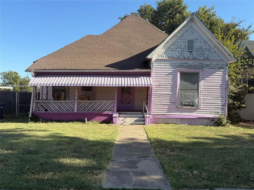 Investor special! 3 bed, 2 bath, 1,900 sq ft home with C-3 zoning just minutes from downtown!! Property needs renovation but offers prime potential for short-term rentals, long-term hold, or mixed use in a thriving, high-demand area! Buyer to verify zoning and STR rules. AS-IS.