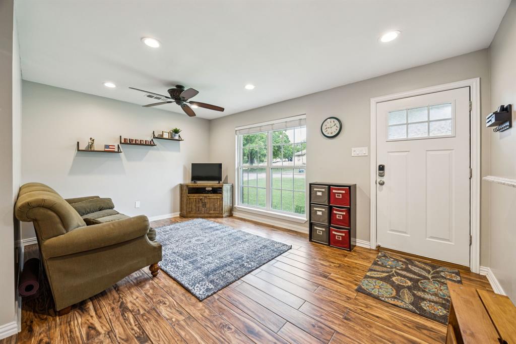 1310 Winding Trail