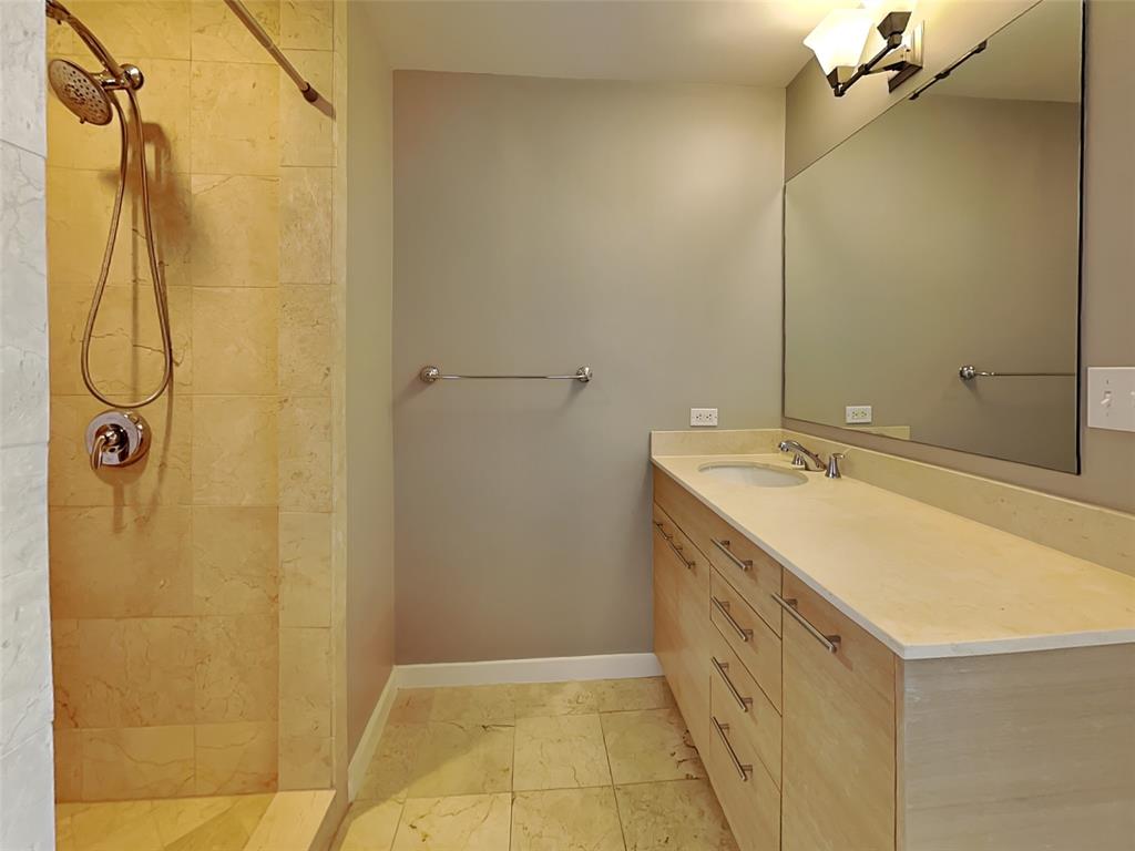 Metropolitan 1200 Main St Condo - Residential Lease