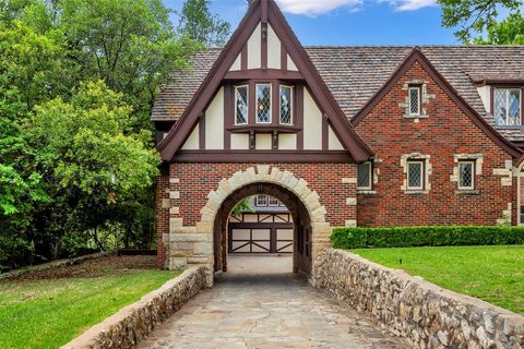 Tiny photo for 8 Westover Road, Westover Hills, TX 76107 (MLS # 20919325)