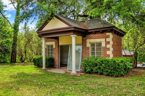 Tiny photo for 8 Westover Road, Westover Hills, TX 76107 (MLS # 20919325)