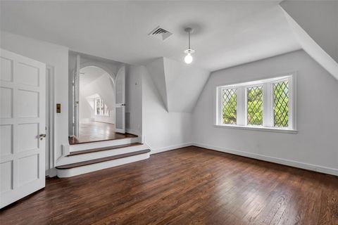 Tiny photo for 8 Westover Road, Westover Hills, TX 76107 (MLS # 20919325)