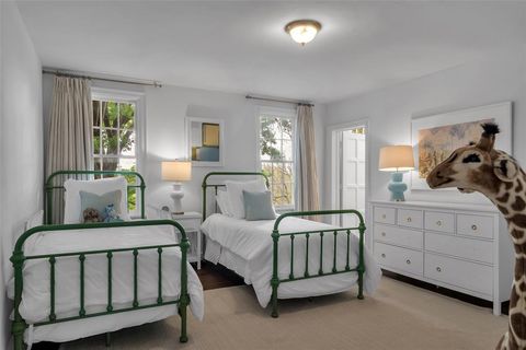 Tiny photo for 8 Westover Road, Westover Hills, TX 76107 (MLS # 20919325)