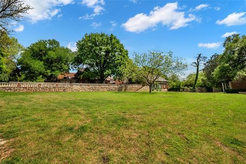 Tiny photo for 8 Westover Road, Westover Hills, TX 76107 (MLS # 20919325)