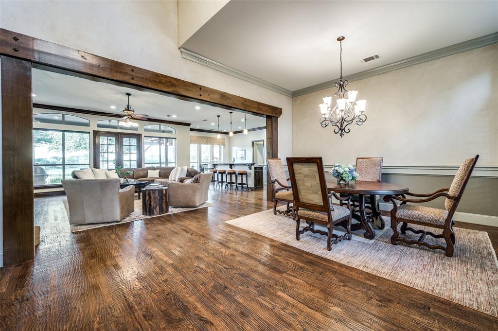2901 CREEKWOOD Lane
