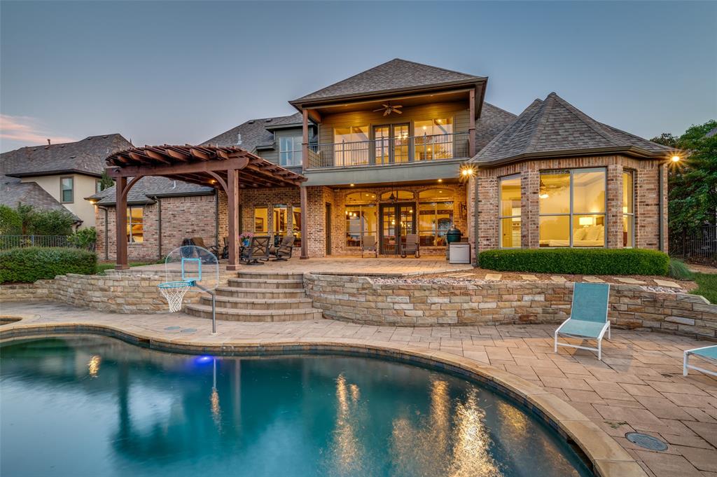 2901 CREEKWOOD Lane