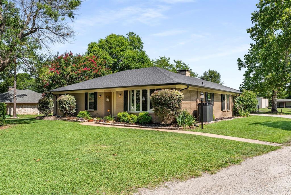 849 Twin Oaks Drive