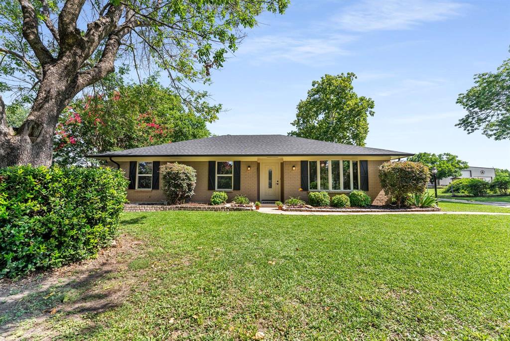 849 Twin Oaks Drive