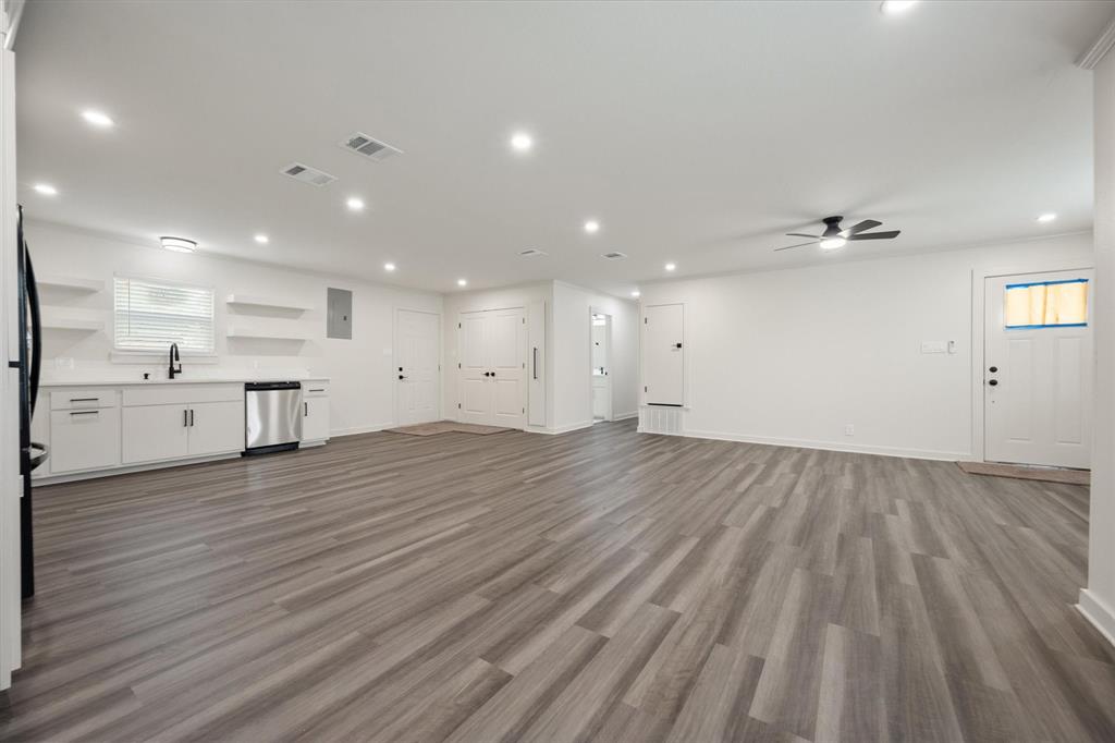 Greeenbriar Addition-FT Worth Block 27 Lot 40 - Residential