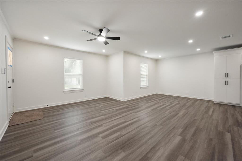 Greeenbriar Addition-FT Worth Block 27 Lot 40 - Residential