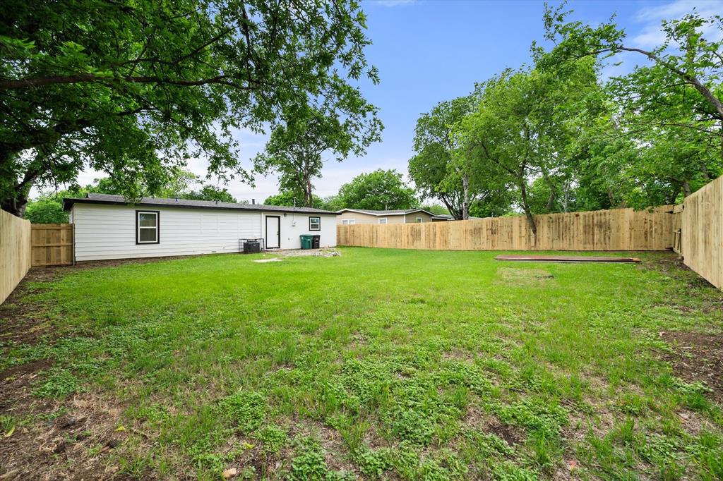 Greeenbriar Addition-FT Worth Block 27 Lot 40 - Residential