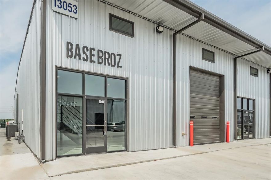 Fully finished Industrial condo for sale.
Rare opportunity own a fully finished industrial unit with a mezzanine in highly sought after Harmon Industrial Park
Perfect for athletic trainer or can be easily converted to a store front, warehouse or automotive user.