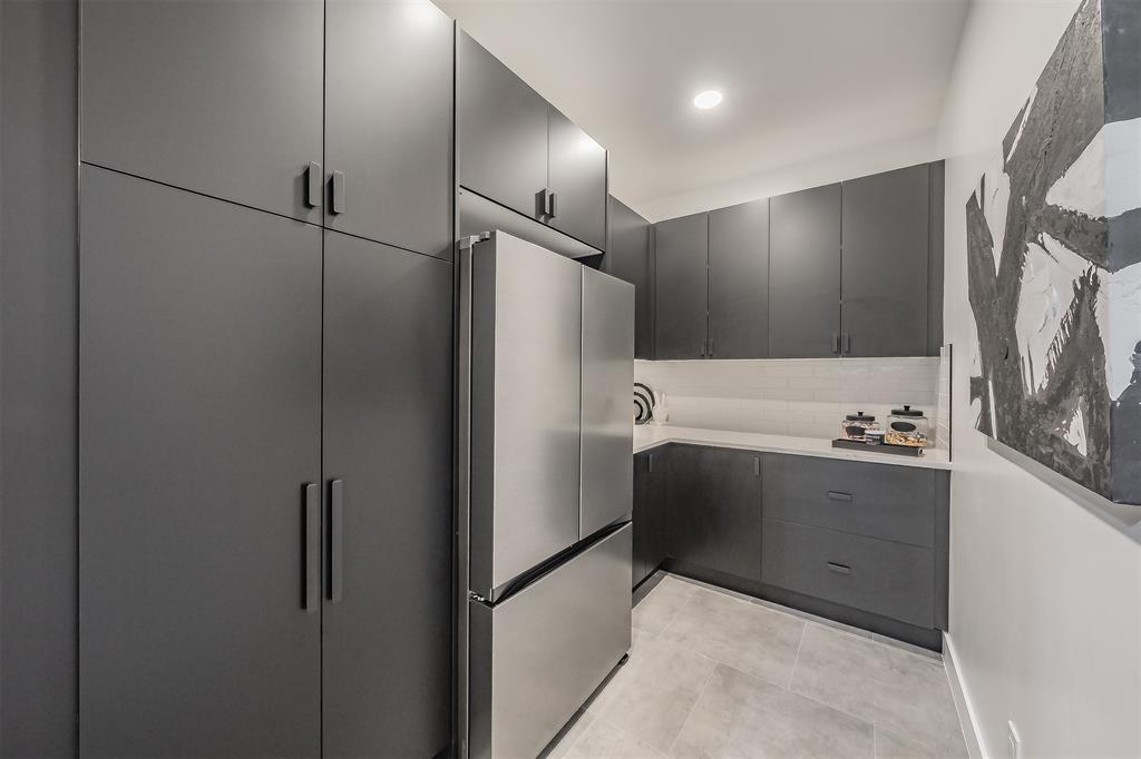 Harmon Indust Condos - Commercial Sale