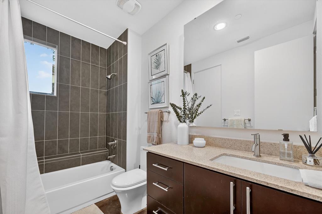 Malaga Twnhms Condos - Residential