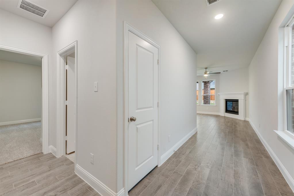 916 Santa Lucia