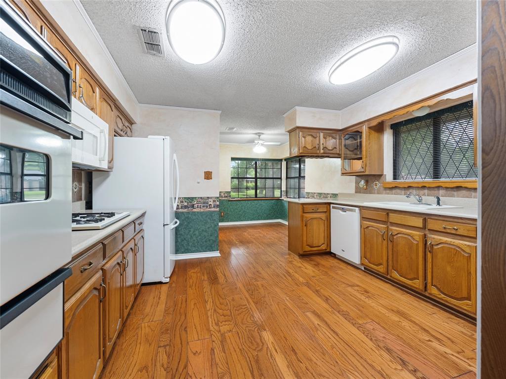 211 Indian Trace Lane