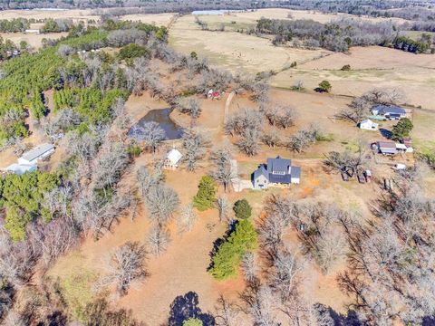 A home in Gilmer