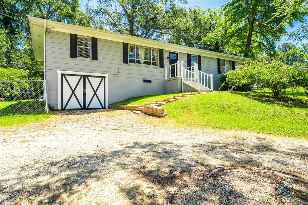 1506 Bassett Road