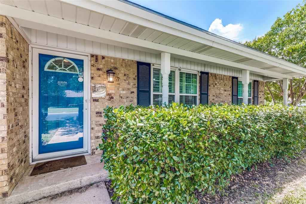 1121 W Redbud Drive