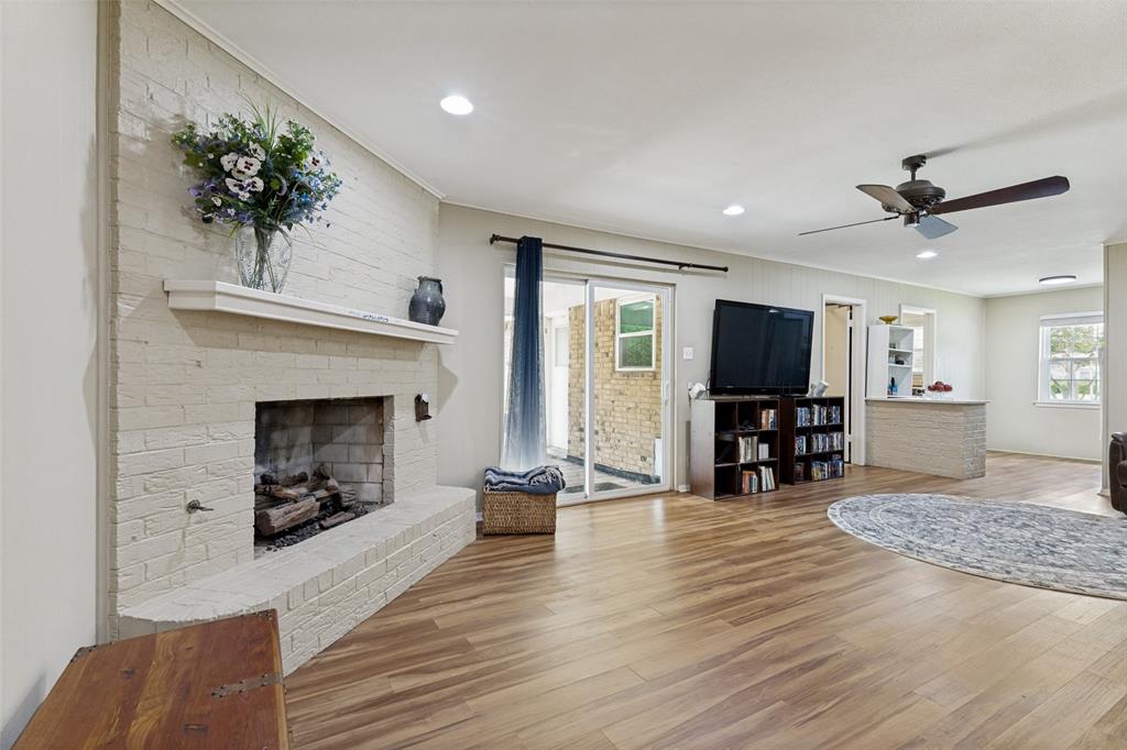 1121 W Redbud Drive