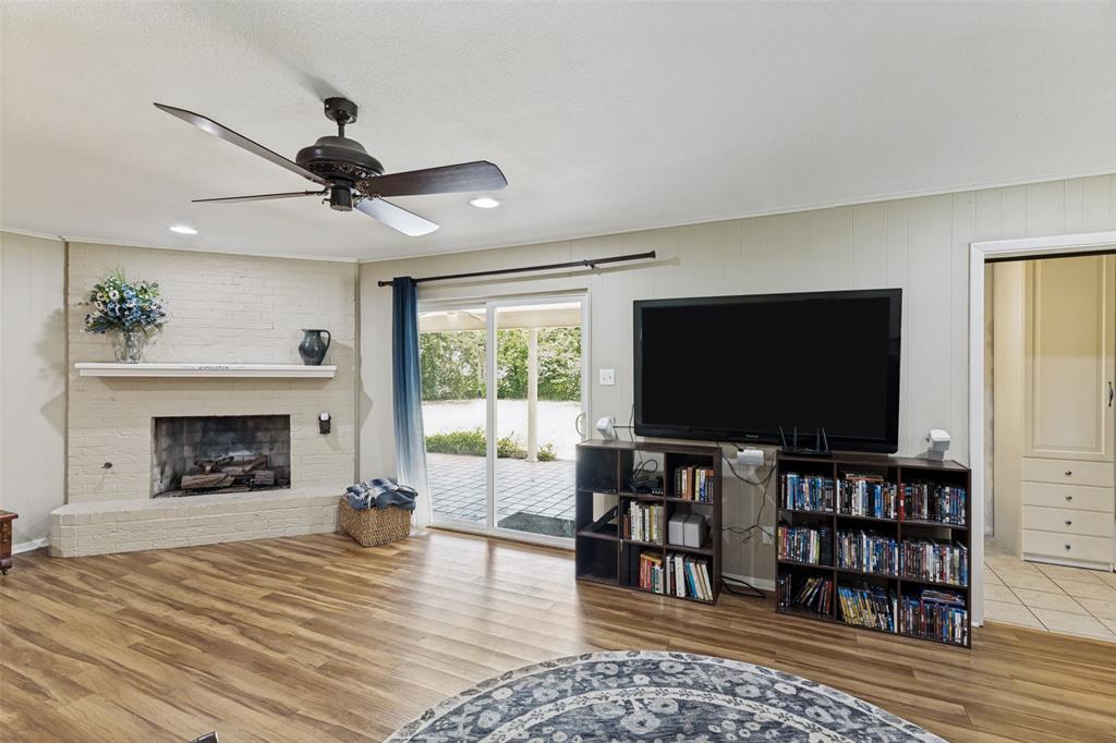 1121 W Redbud Drive