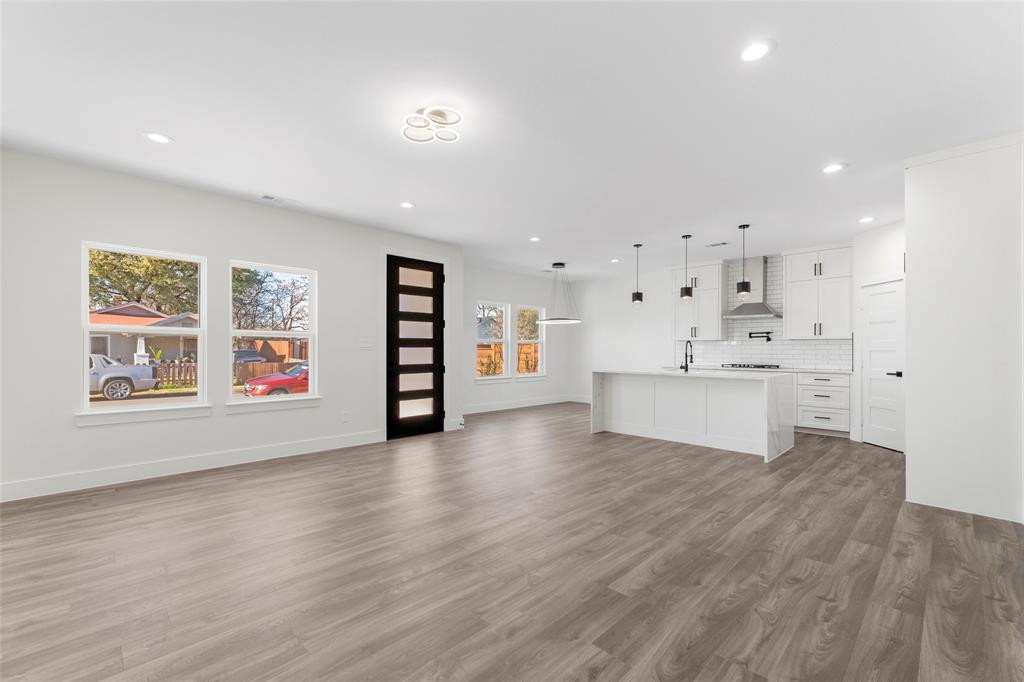 Colonial Terrace - Residential