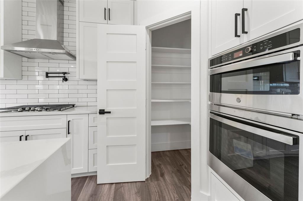 Colonial Terrace - Residential