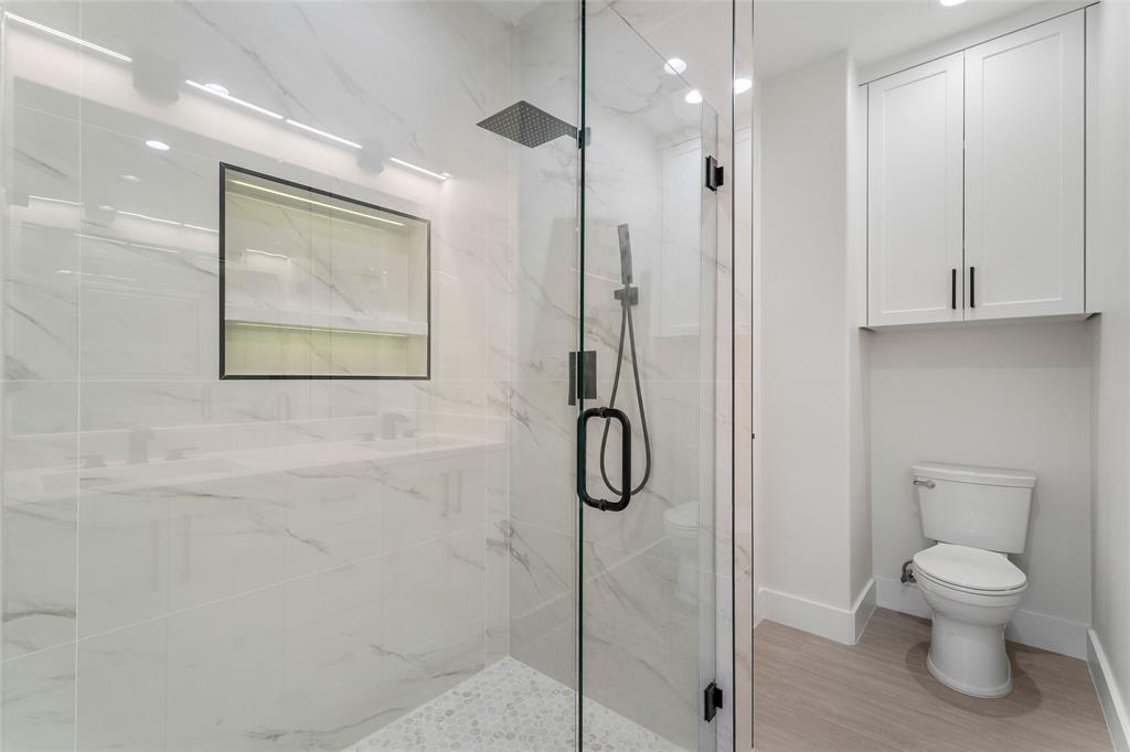 Colonial Terrace - Residential