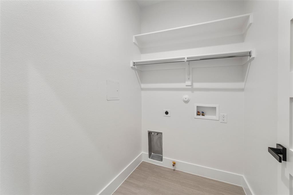 Colonial Terrace - Residential