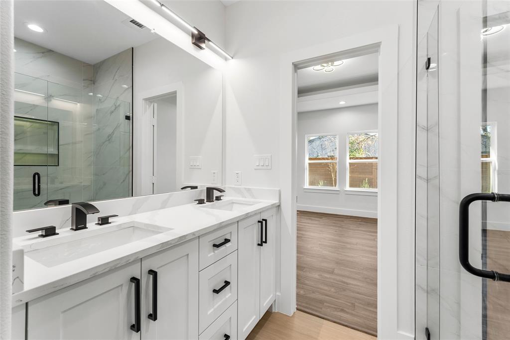 Colonial Terrace - Residential