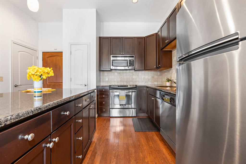 330 Austin Avenue 321