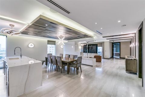 Photo of 4005 Gaston Avenue, Dallas, TX 75246 (MLS # 21163060)