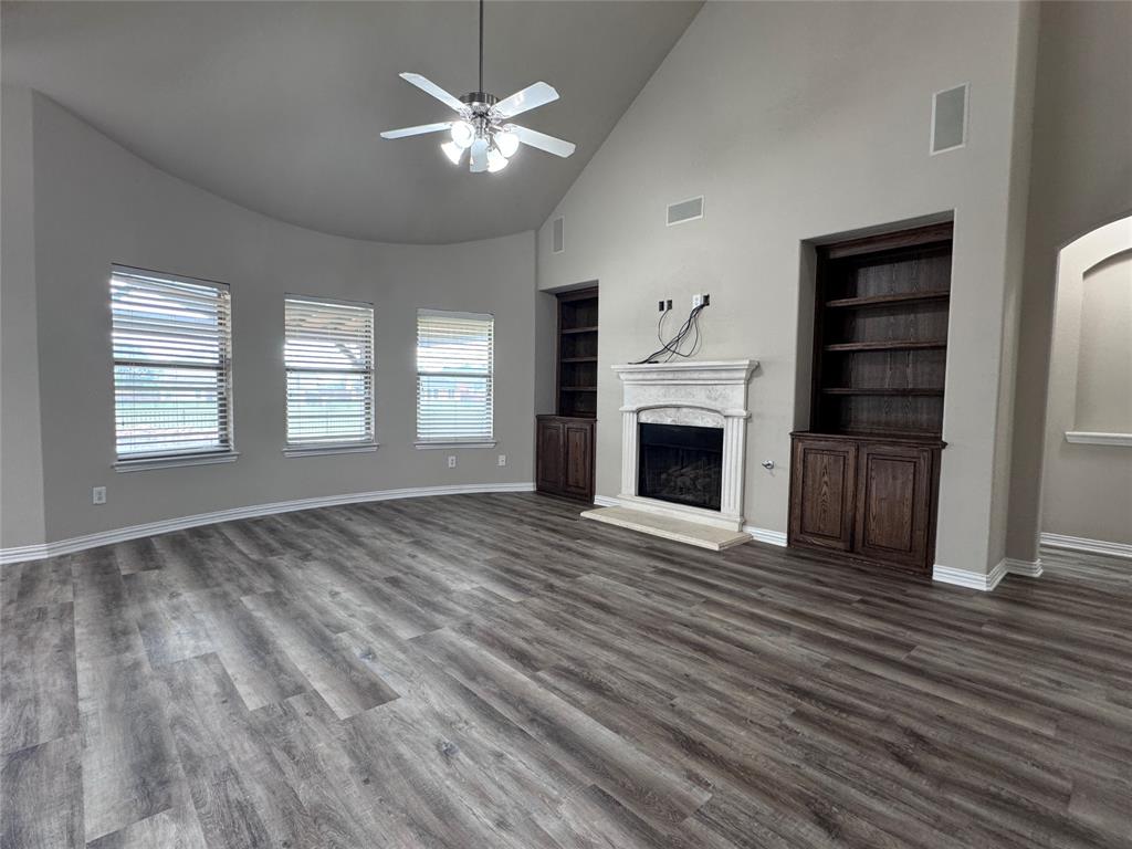 1509 Lakeway Drive