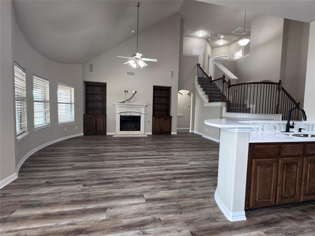 1509 Lakeway Drive
