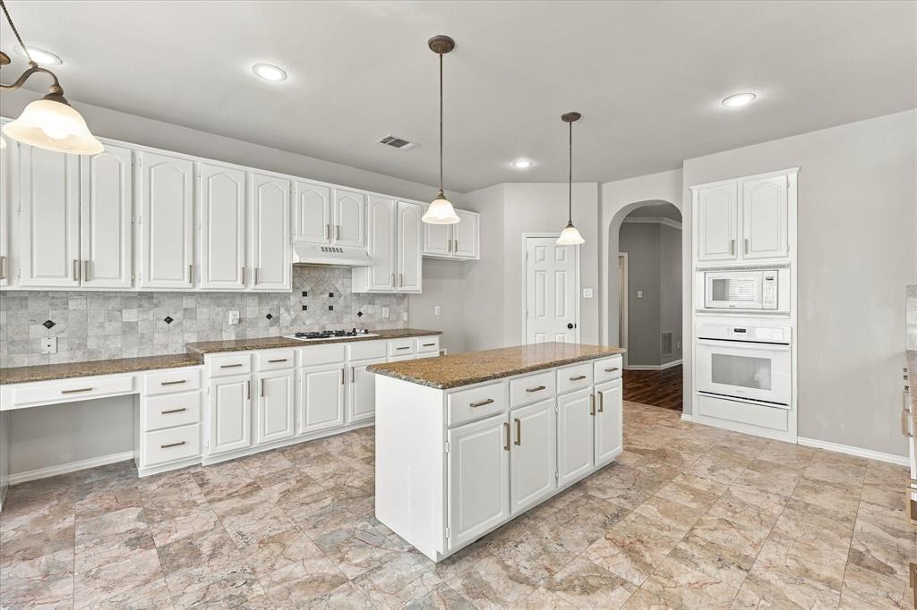 2412 Clearwood Lane