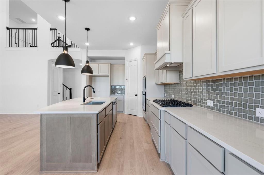 South Pointe Manor Series - Residential