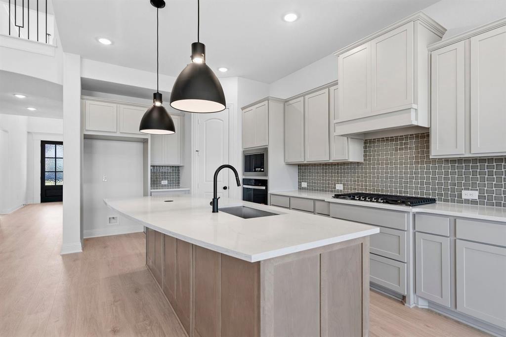 South Pointe Manor Series - Residential