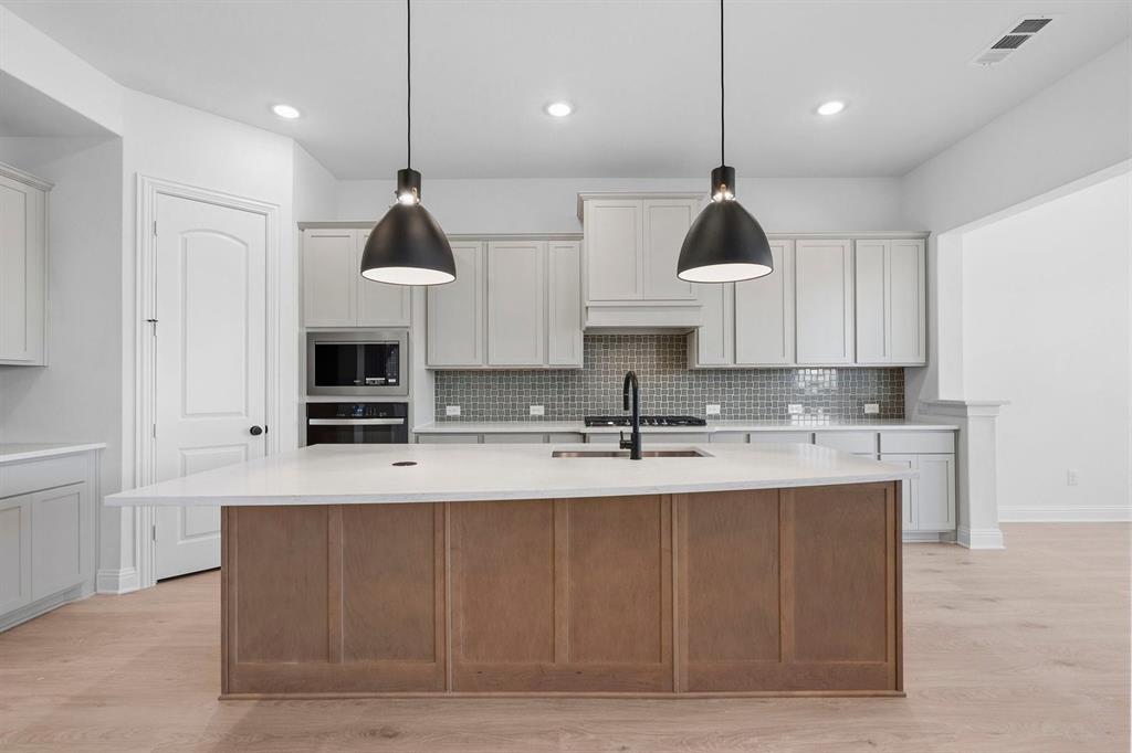 South Pointe Manor Series - Residential