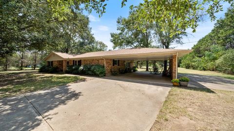 A home in Kemp