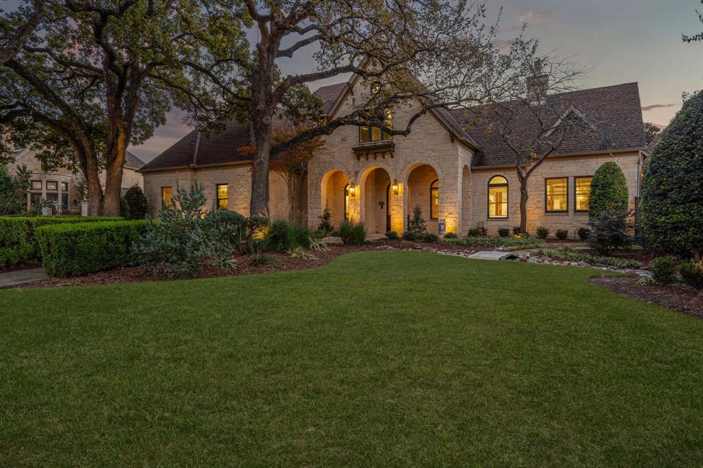 1602 Fair Oaks Drive