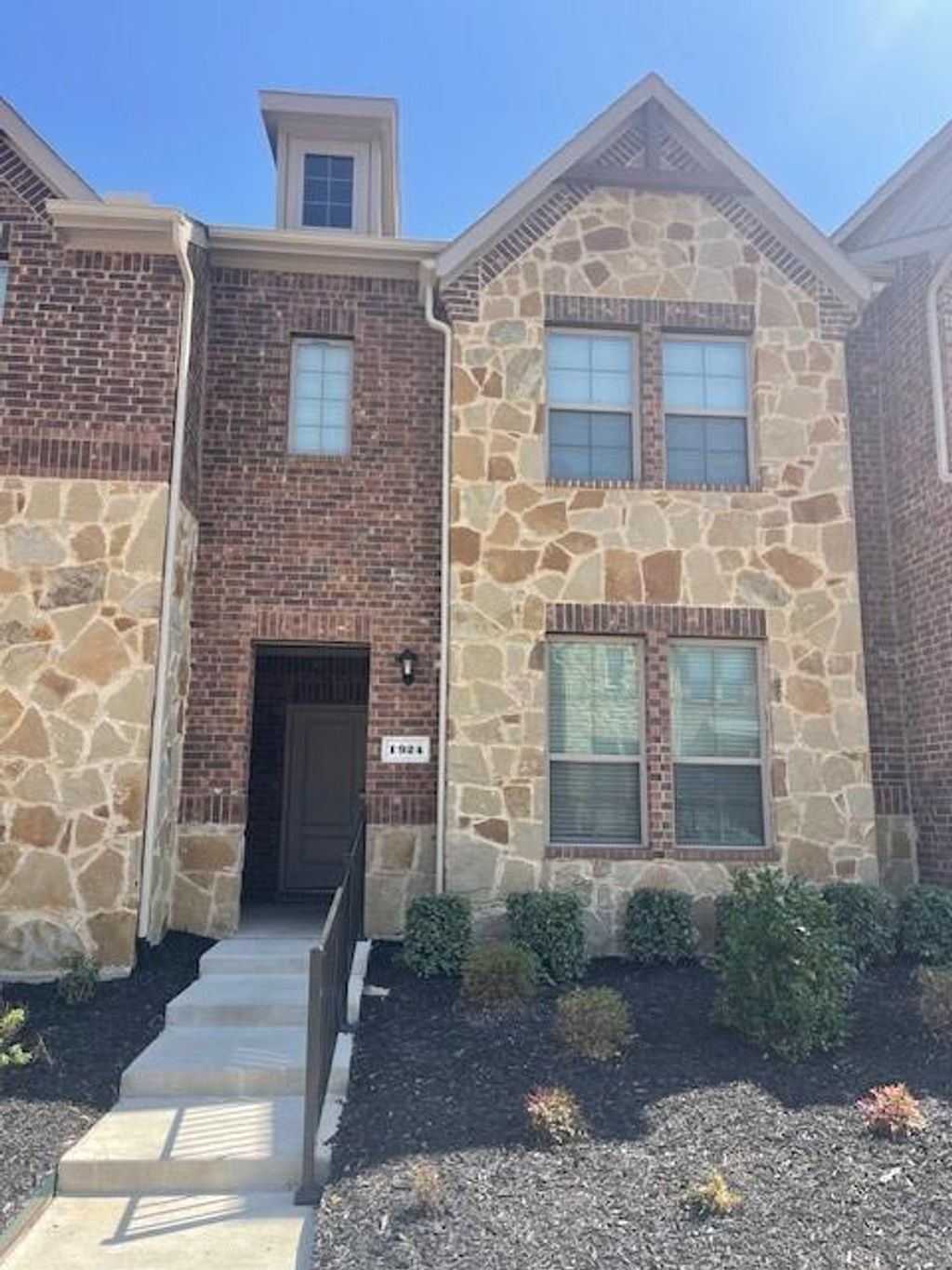 Photo of 1924 Buffalo Hill Drive, Mesquite, TX 75149 (MLS # 21013571)