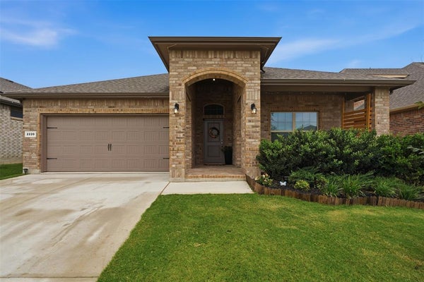 2220 DYRE DR, HASLET, TX 76052 - Image ece18c73ffdfe3104b3ba33e9268b765/3917848093