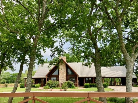 A home in Whitewright