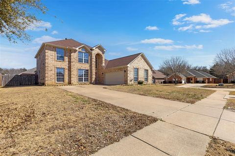 2708 Lake Country Drive Grand Prairie TX 75052