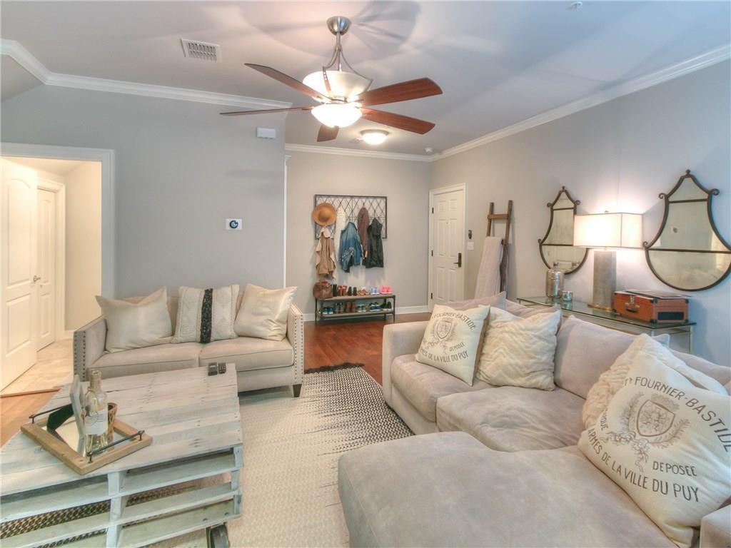 3100 Fairfield Avenue 4D