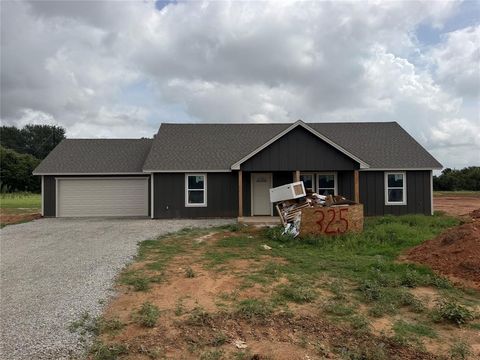 Photo of 325 Altom Road, Springtown, TX 76082 (MLS # 21336000)