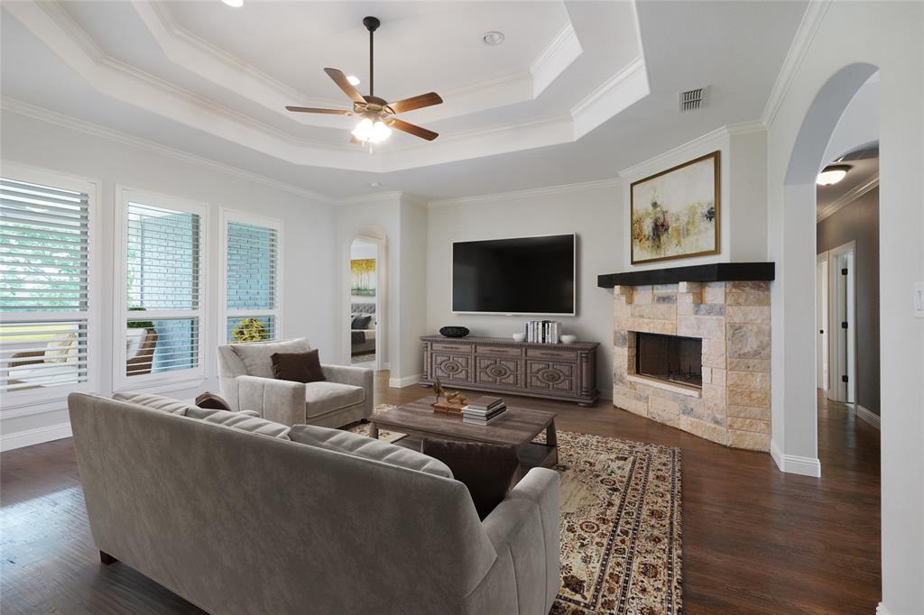 300 S Point Court