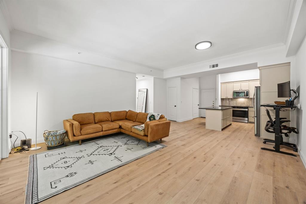 3225 Turtle Creek Boulevard 122